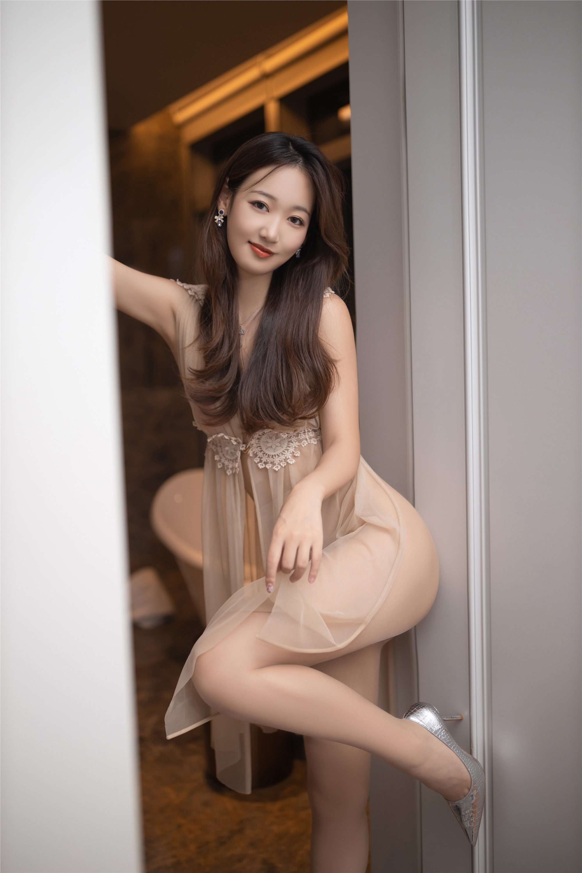 003.唐安琪 – 黄色薄纱轻透连衣长裙